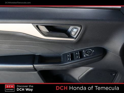 Used 2022 Ford Escape SE image 16