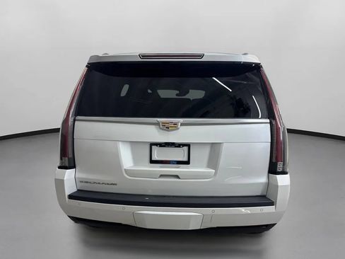 Used 2017 Cadillac Escalade Premium Luxury AWD/4WD image 8