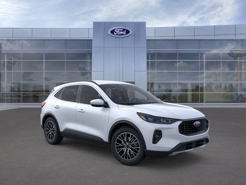 New 2025 Ford Escape SE w/ PHEV Premium Package FWD image 7