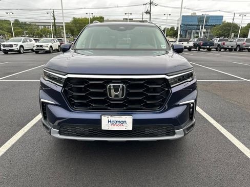 Used 2024 Honda Pilot Touring image 2