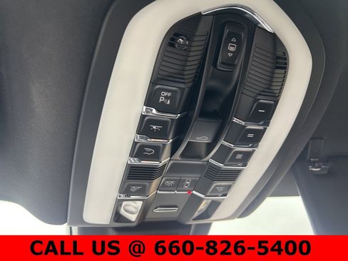 Used 2020 Porsche Macan image 22