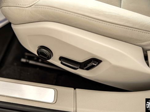 Used 2023 Volvo S60 T8 Plus image 22