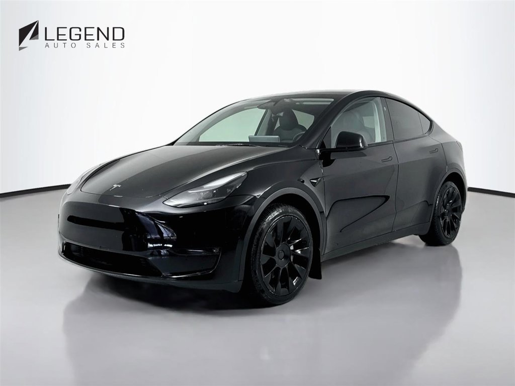 Used 2024 Tesla Model Y Long Range AWD/4WD image 1
