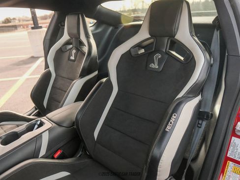 Used 2020 Ford Mustang Shelby GT500 w/ Carbon Fiber Track Pack image 25