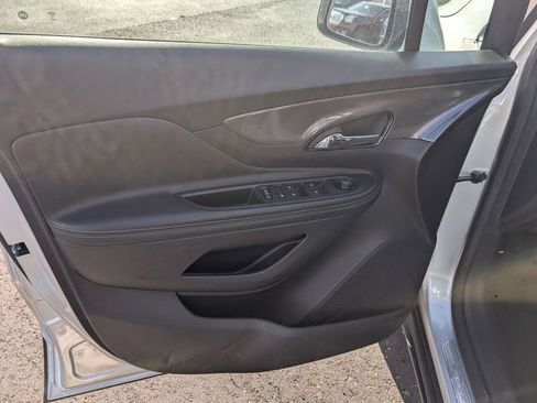 Used 2022 Buick Encore Preferred w/ Safety Package image 14