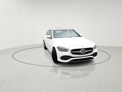 Used 2025 Mercedes-Benz C 300 Sedan image 4