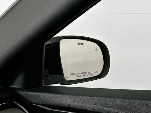 Certified 2025 Jeep Compass Limited AWD/4WD image 27