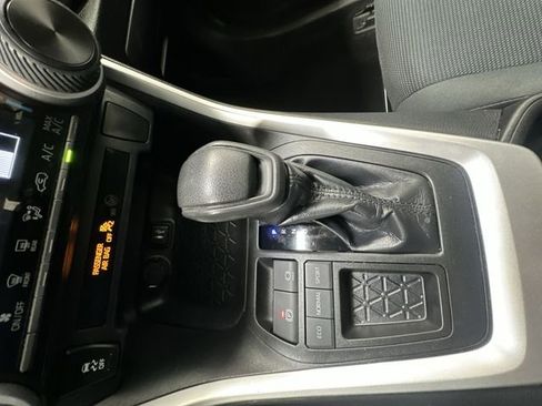 Used 2019 Toyota RAV4 LE w/ Carpet Mat Package FWD image 21