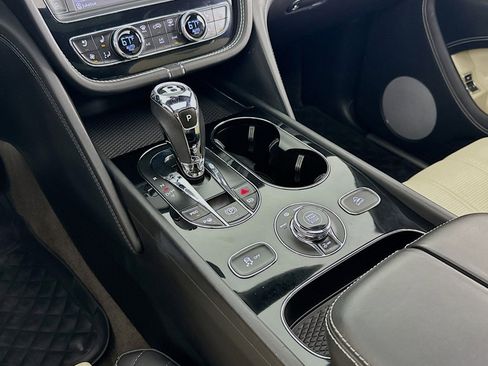 Used 2018 Bentley Bentayga Activity image 5