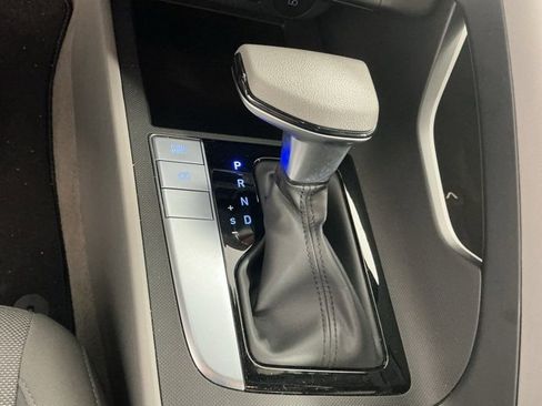 Used 2024 Hyundai Elantra SE image 28