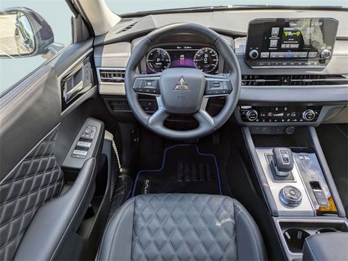 New 2025 Mitsubishi Outlander SEL image 15