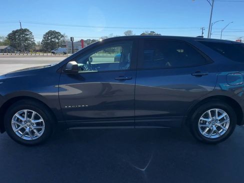Used 2022 Chevrolet Equinox LS w/ LS Convenience Package FWD image 5