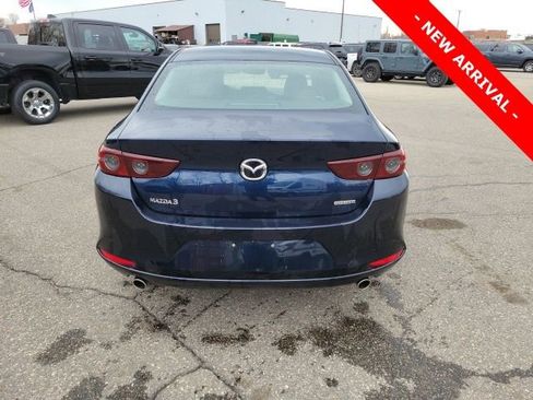 Used 2020 MAZDA MAZDA3 Sedan w/ Select Package image 4