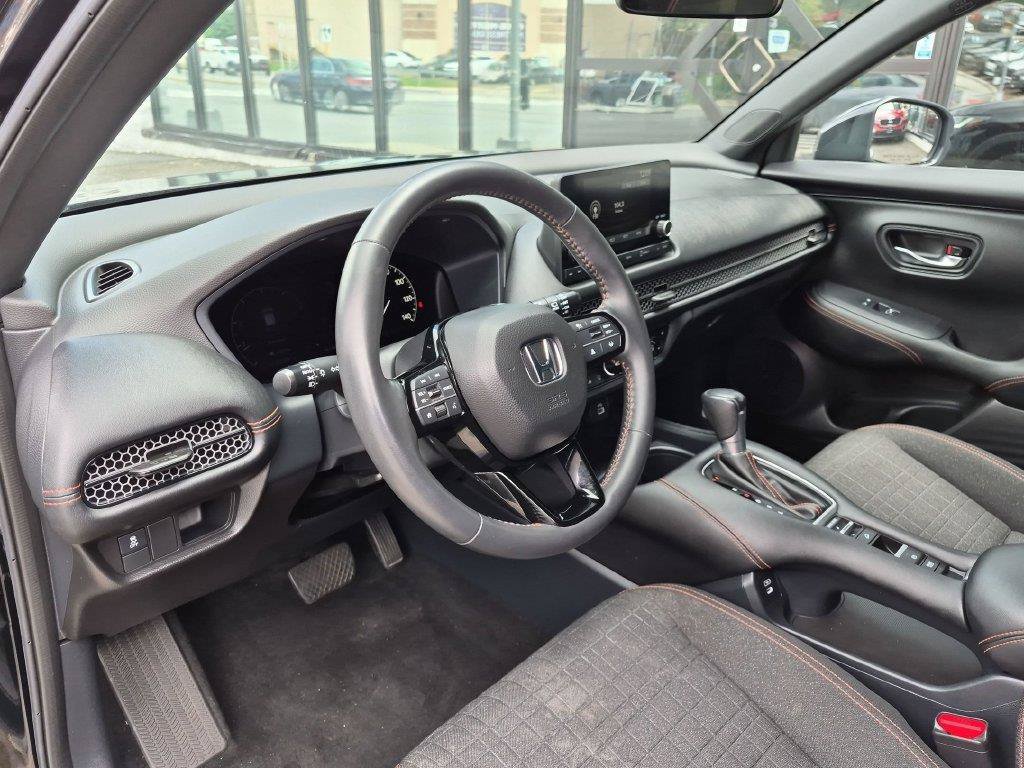 Used 2024 Honda HR-V Sport image 11