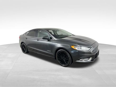Used 2018 Ford Fusion SE w/ Equipment Group 601A image 8
