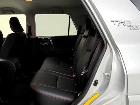 Certified 2024 Toyota 4Runner TRD Off-Road Premium image 32