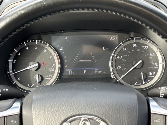 Used 2021 Toyota Highlander XLE AWD/4WD image 14
