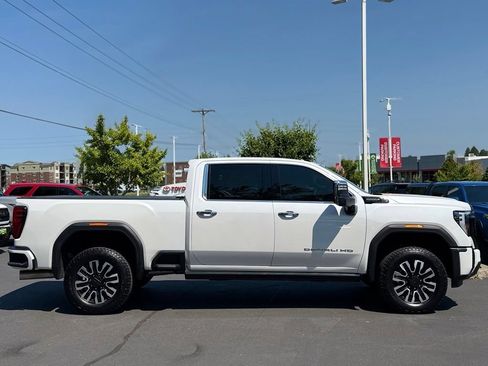 Used 2025 GMC Sierra 2500 Denali Ultimate AWD/4WD image 6