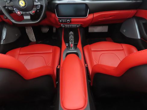 Used 2019 Ferrari Portofino image 25