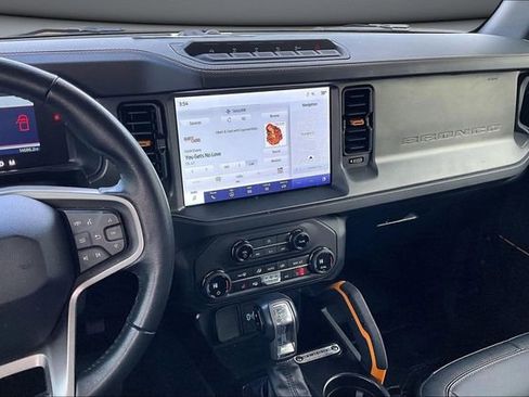 Used 2024 Ford Bronco Badlands image 9