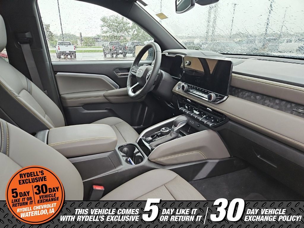 Used 2025 Chevrolet Colorado ZR2 w/ Technology Package AWD/4WD image 5
