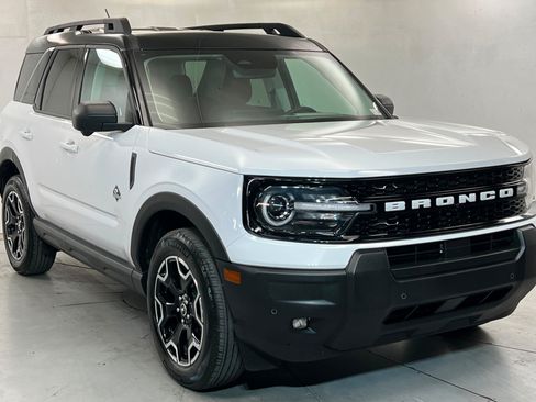 Used 2025 Ford Bronco Sport Outer Banks w/ Outer Banks Tech Package+ AWD/4WD image 8