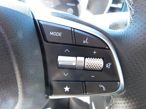 Used 2026 Genesis G70 2.5T image 18