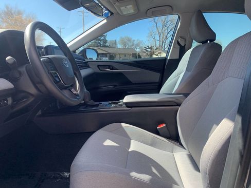 Used 2025 Toyota Camry LE image 7