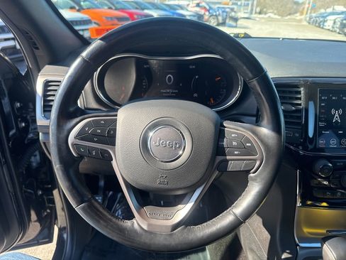 Certified 2022 Jeep Grand Cherokee Laredo X image 9