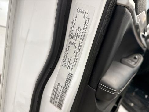 Used 2022 Jeep Grand Cherokee L Limited image 11