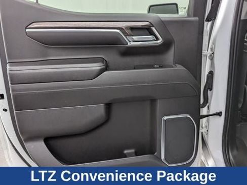 Used 2023 Chevrolet Silverado 1500 LTZ AWD/4WD image 21