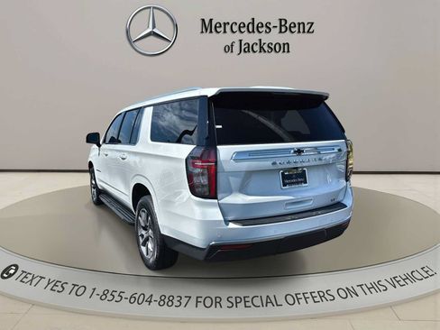 Used 2023 Chevrolet Suburban LT w/ Luxury Package RWD image 6