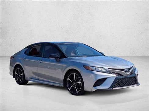 Used 2019 Toyota Camry XSE FWD image 3
