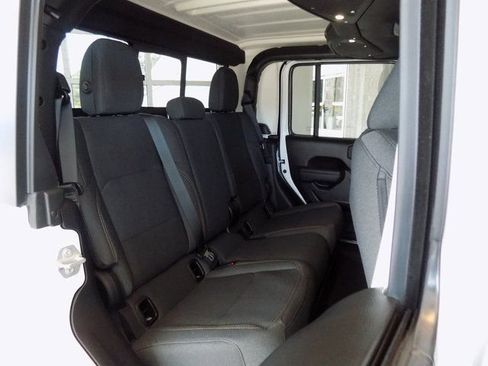 New 2026 Jeep Gladiator Sport image 25