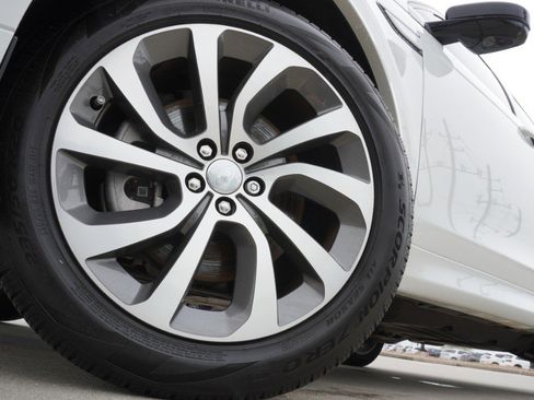 Used 2025 Land Rover Discovery Sport S image 11