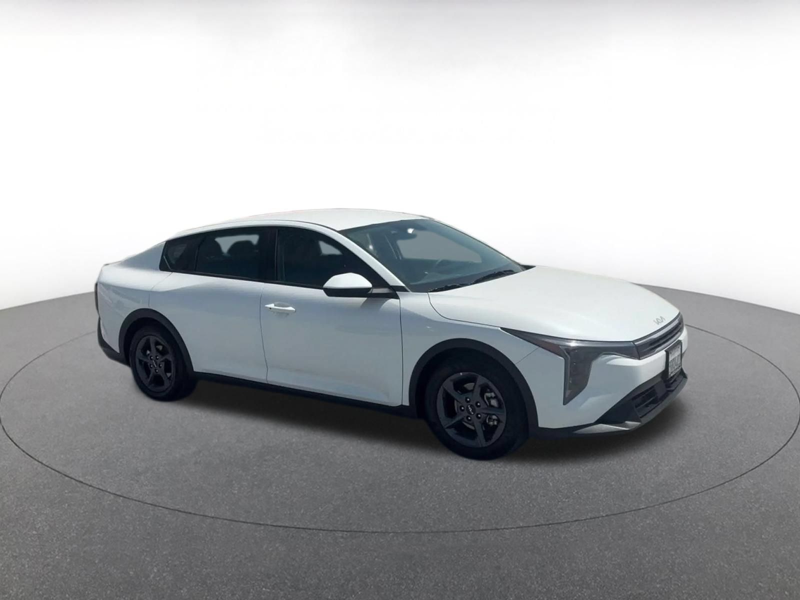 Used 2025 Kia K4 FWD image 3