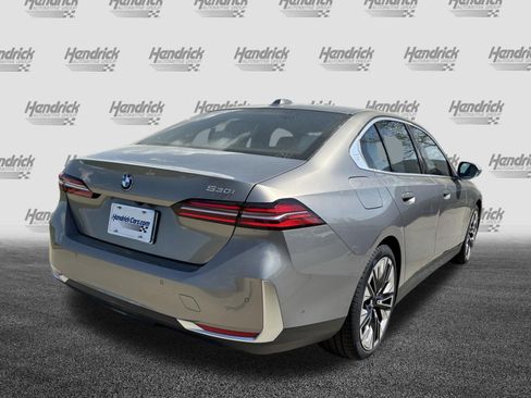 Used 2026 BMW 530i RWD image 8