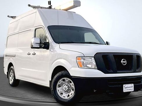 Used 2021 Nissan NV 3500 SV image 3