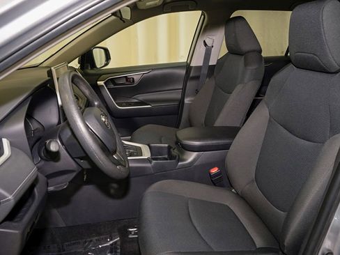 Certified 2025 Toyota RAV4 LE AWD/4WD image 9