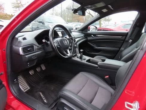 Used 2019 Honda Accord Sport image 2