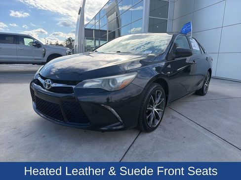 Used 2017 Toyota Camry XSE image 4