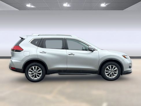 Used 2017 Nissan Rogue SV FWD image 7