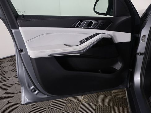 Used 2024 BMW X5 xDrive40i w/ Parking Assistance Package image 21