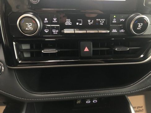 Used 2023 Toyota Highlander L image 17