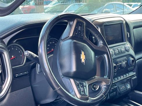 Used 2021 Chevrolet Silverado 1500 High Country w/ Technology Package image 11
