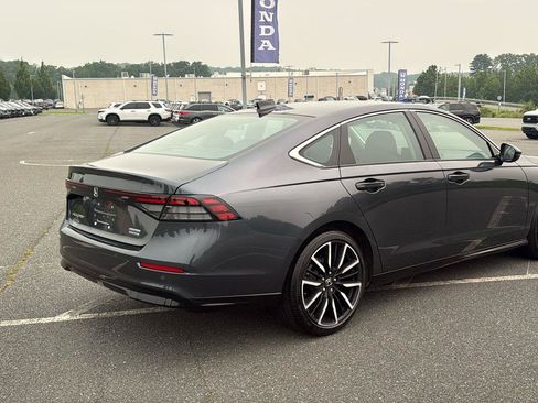 Used 2023 Honda Accord Touring image 5
