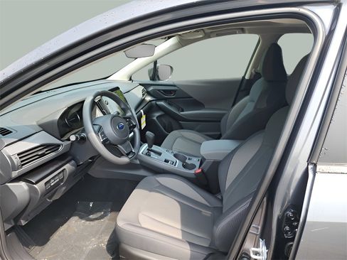 Used 2025 Subaru Crosstrek 2.0i Premium image 8