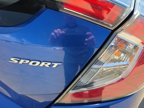 Used 2017 Honda Civic Sport image 4
