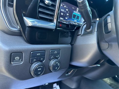 Used 2023 Chevrolet Silverado 1500 LT AWD/4WD image 18