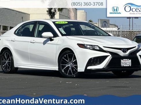Used 2024 Toyota Camry SE FWD image 1